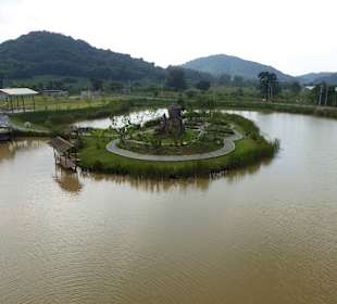 Der Floating Market