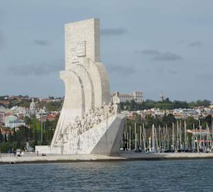 Entdeckerdenkmal vom Tejo aus