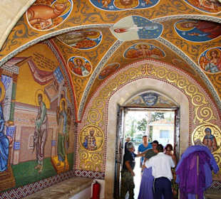 Deckenbemalung im Haupteingang