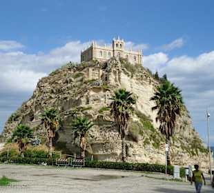 Kirche vor Tropea