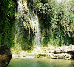 Der große Wasserfall im Juli