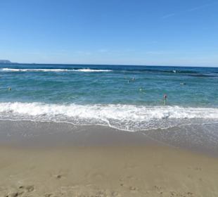 Der Strand vor dem Anissa Beach Hotel