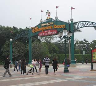 Eingang ins Disneyland Hong Kong