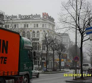 Reeperbahn-direkt um die ecke!