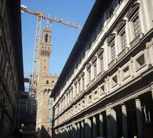 Prospettiva degli uffizi, in fondo palazzo vecchio