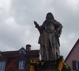 Schöner Brunnen - Kaiser Karls VI Säule