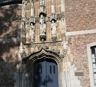 Zugang zur Domschatzkammer von Aachen