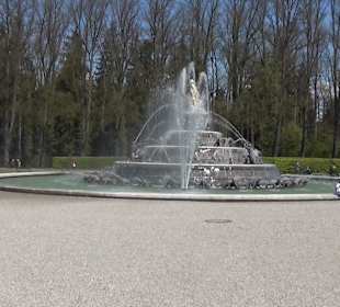Schlossgarten - Latona Brunnen