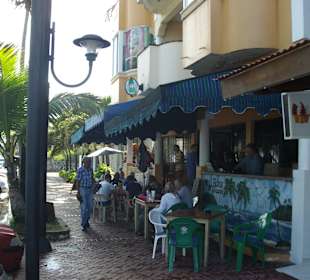 Restaurant direkt am Malecon