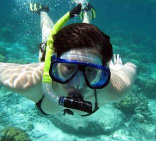 Snorkeling at Koh Haa Lagoon