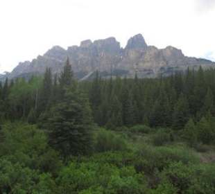 Castle Mountain mit Eisenhower Peak