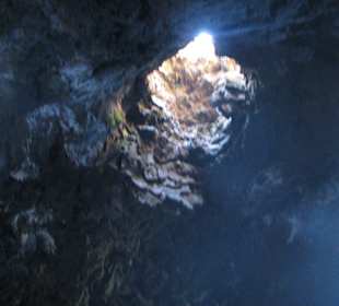 Öffnung im Deckengewölbe über d.unterirdischen See