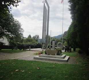 An der Seepromenade Dongo