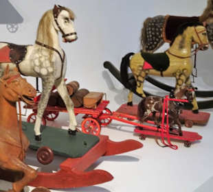 Exponate des Deutschen Spielzeugmuseums