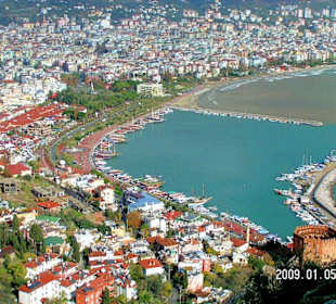 Blick auf Alanya 1 und Hafen