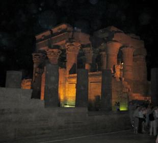 Der Tempel bei Nacht.