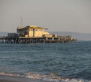 Pier im Sonnenutergang 