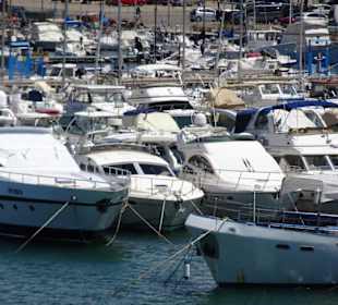 Spaziergang durch den Hafen von Alghero