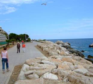 Weg rechts unter dem Penon de Ifach