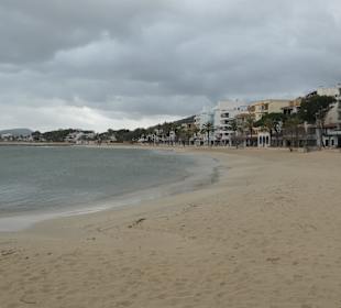 Bei einem Spaziergang durch Puerto de Pollenca