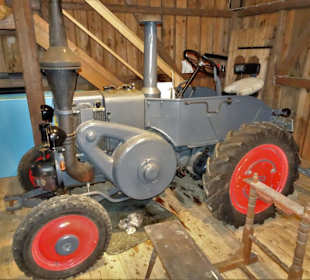 Historische Geräte im "Oberen Hof"