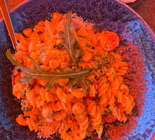 Fussili mit Nusspesto und Haselnüssen 