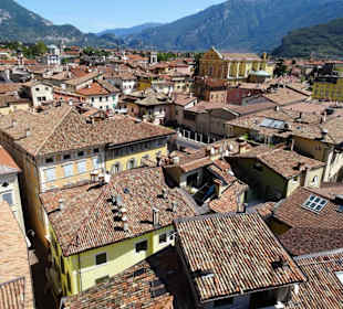 Rundumblick vom Torre Apponale