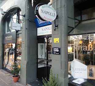 Außenansicht des Restaurant Napoli am Wall