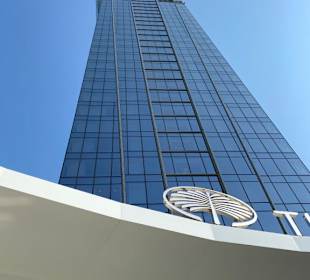 Nakheel Mall mit the view