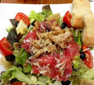 Sommersalat mit Putenbrust