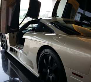 Luxoriöser Autosalon