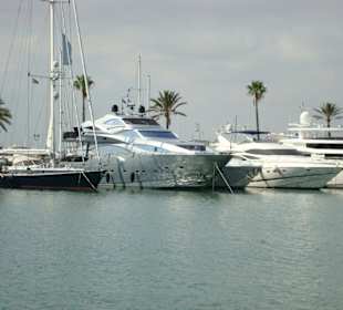 Przystań pięknych jachtów