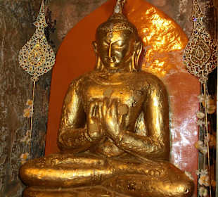 Mit Blattgold beklebte Buddhafigur