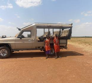 Erste Masai Driverin Esther und Späher Bernhard