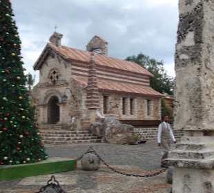 Kirche in Altos de Chavonne