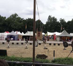 Jahrhundertmarkt und Ritterturney 