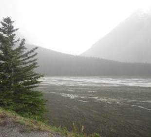 Sunwapta Lake am Fuße des Athabasca