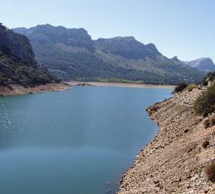 Tal Stausee Gorg Blau