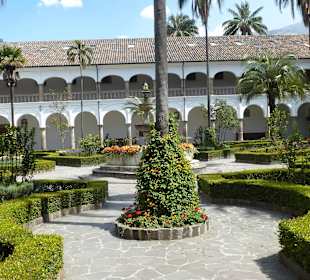 Im Garten der Kirche