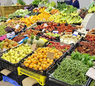 Rundgang zwischen den Auslagen des Mercato Civico