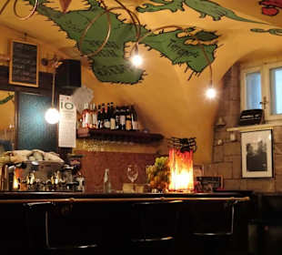 Blick in den Gastraum der Vagabondo Bar