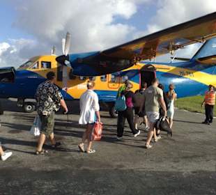 Flugzeug nach Samana