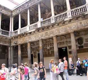 Dziedziniec uniwersytecki