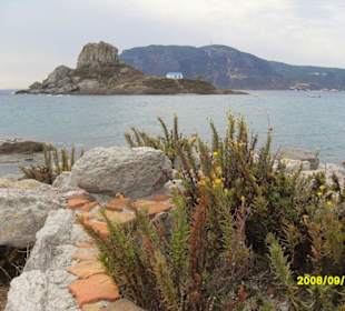 Blick auf die kleine Insel Kastri