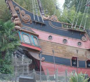 Captain Hooks Schiff