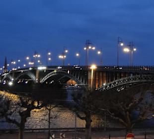 Theodor - Heuss - Brücke