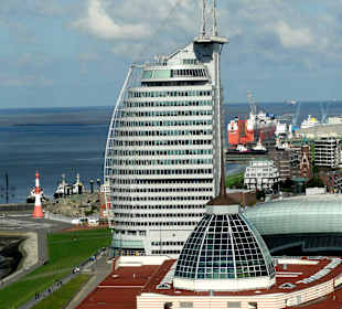 Sail-City vom Radarturm aus gesehen