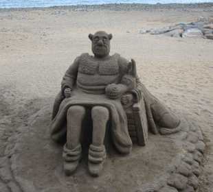 Sand Figuren am Meer