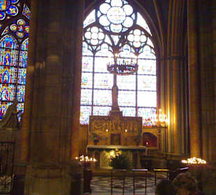 Uvnitř v Notre-Damu