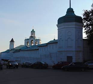 Монастырь на закате